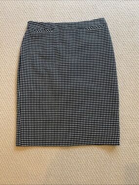 Halogen Pencil Skirt Size 0 Black White Geometric Print Career Work Office Lined